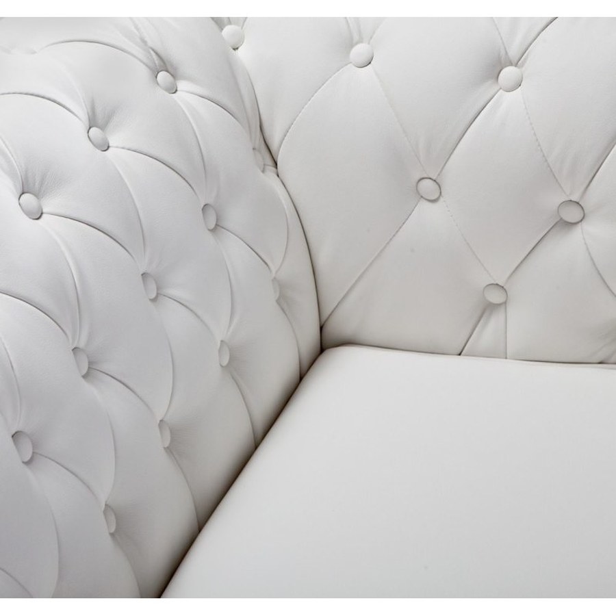 Bőr garnitúra – Chesterfield kárpitozás közelről, gombos döntött háttámla