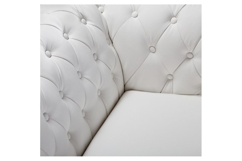 Chesterfield bőr kanapé közelkép – elegáns részlet kidolgozás