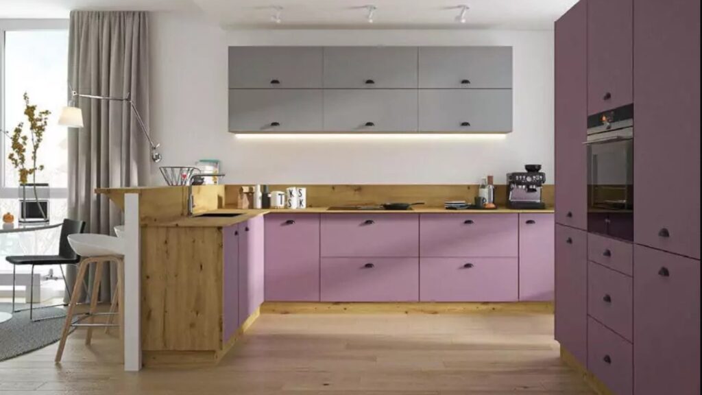 BRERRA konyhabútor – matt lila alsó elemek, tölgy munkapult