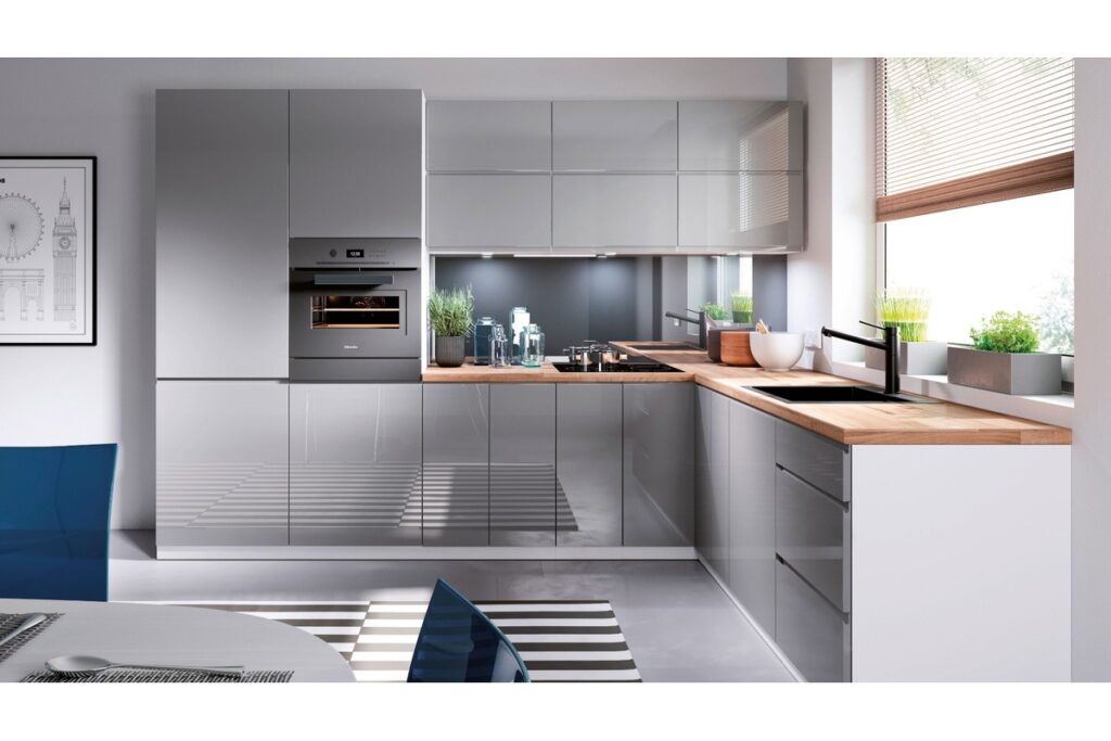 Magasfényű szürke konyhabútor – Aspen kollekció
