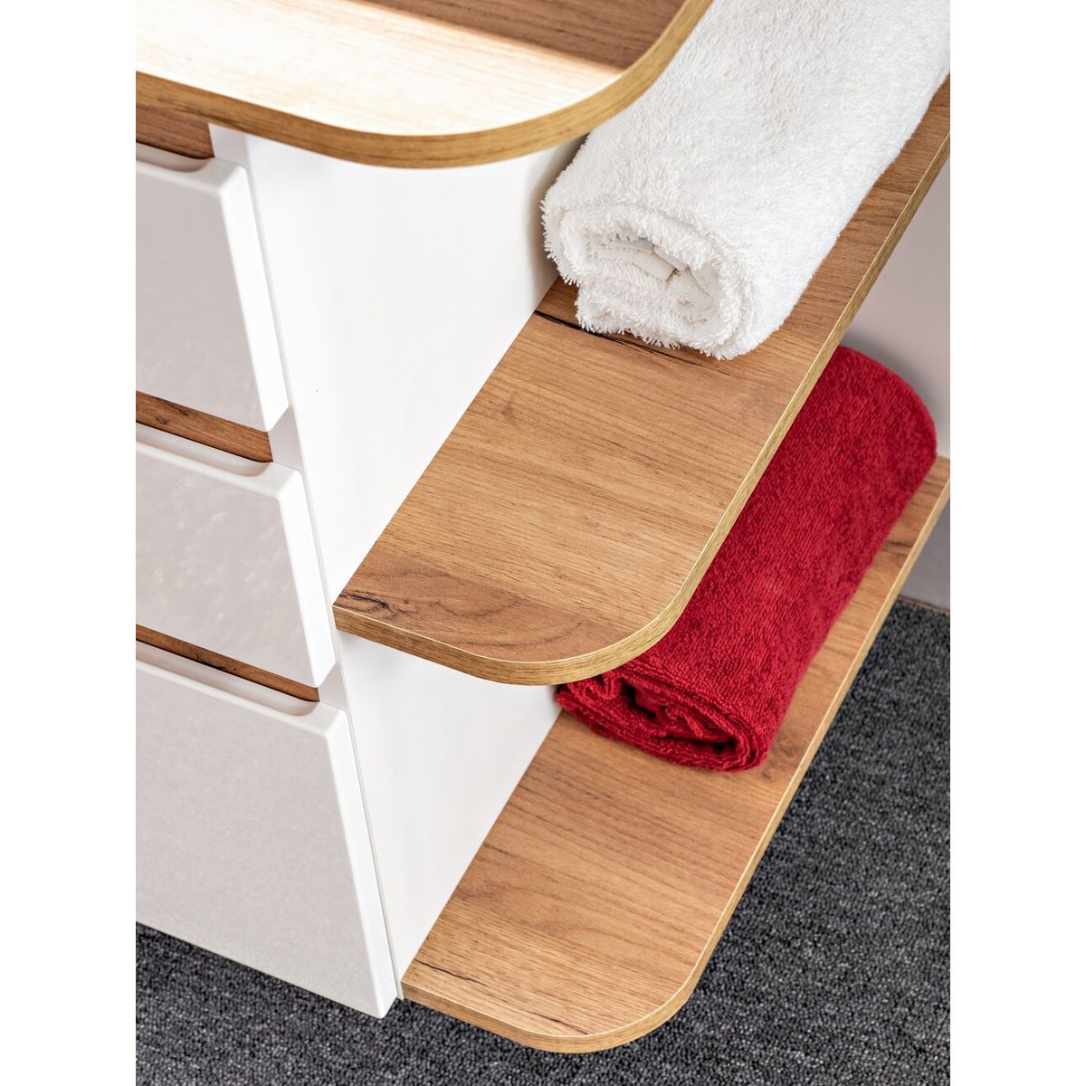 Platinum fürdőszoba bútor – ívelt nyitott polcok