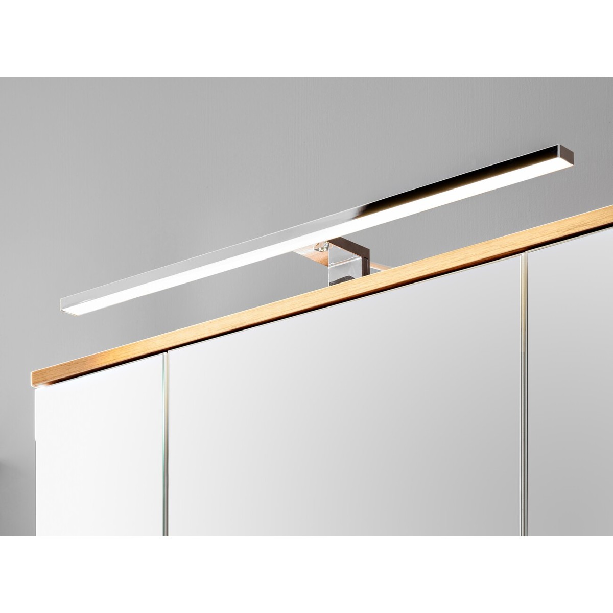 Platinum fürdőszoba bútor – LED tükörvilágítás