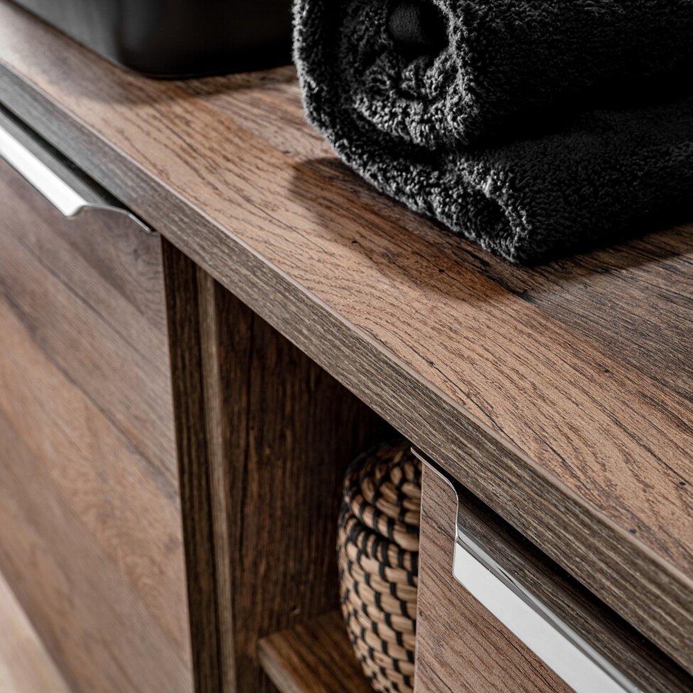 Nyitott polcos középrész és fém fogantyú – Santa Fe Oak