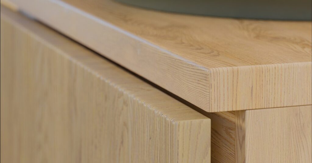 Aster Green fürdőszobabútor pult és korpusz illesztés – minőségi részlet