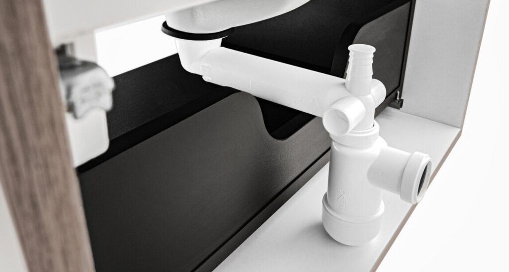 Mosdó szifon szaniter SYFON PRELOC 400 BLACK Fürdőszoba szifon oldalnézetben, helytakarékos csővezetés mosdó alatt