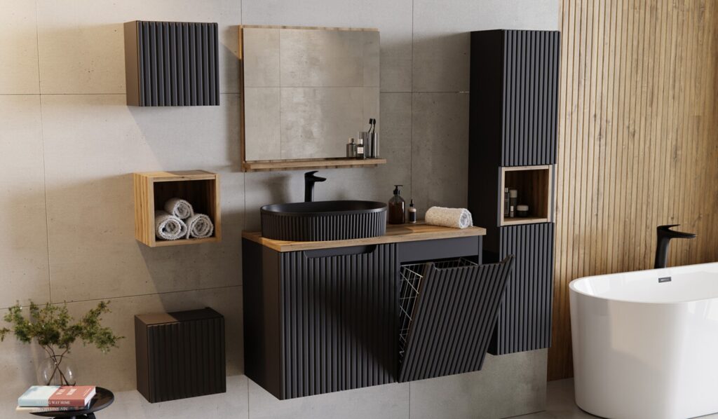 .Mosdószekrény 50cm 2 ajtó – NOVA BLACK fürdőszoba bútor NOVA BLACK D2 82-50-2D-NB Nova Black fürdőszoba bútor szett – falra szerelt mosdóelem, magas szekrény és fa kiegészítők enteriőrben