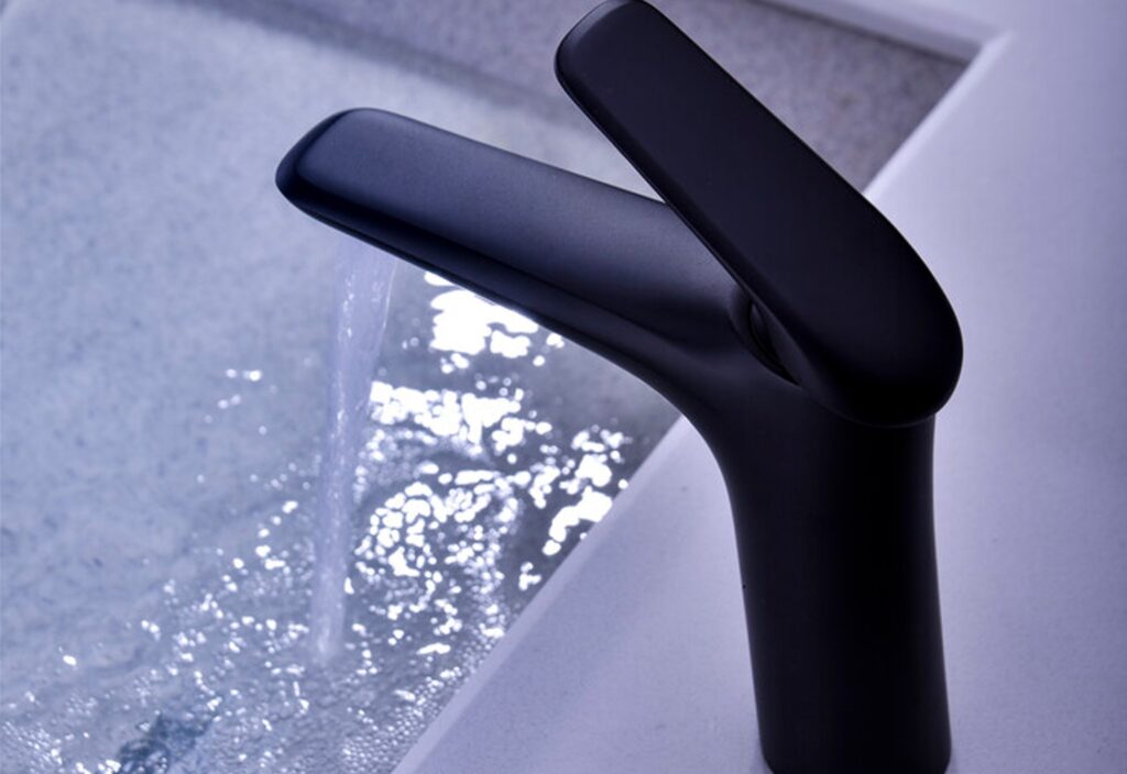 Mosdó csaptelep – NIAGARA UM 03 BLACK 86001B Matt fekete csaptelep felülnézet – modern fürdőszoba csaptelep