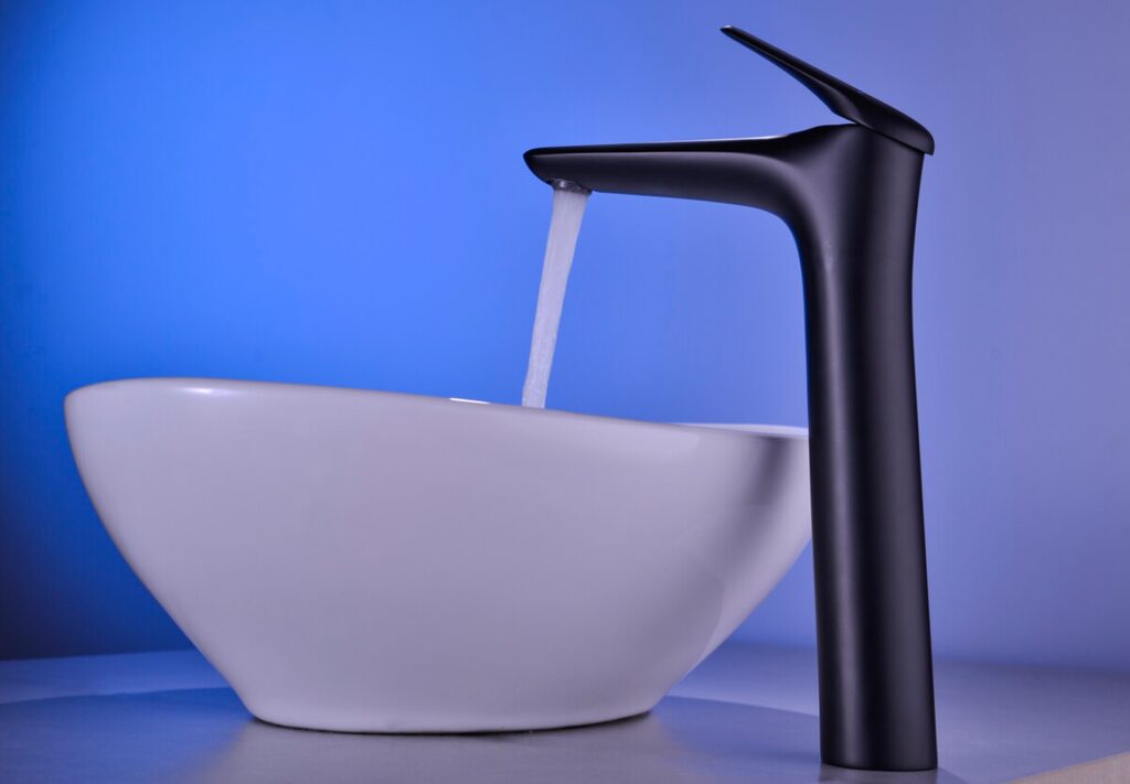 Mosdó csaptelep – NIAGARA UM 03 BLACK 86001B Modern csaptelep magas kivitelben – matt fekete mosdó csaptelep