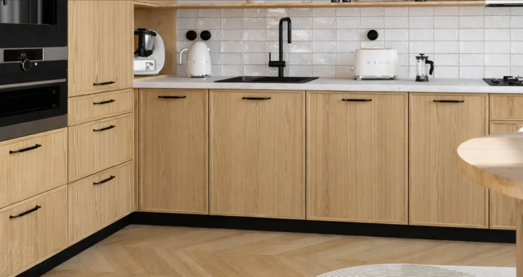 WOOD NATURA KONYHABÚTOR Magas 40es cargokosaras elem(1D14K40 ) WOOD NATURA natúr fa furnéros konyha fehér hátfallal közelről